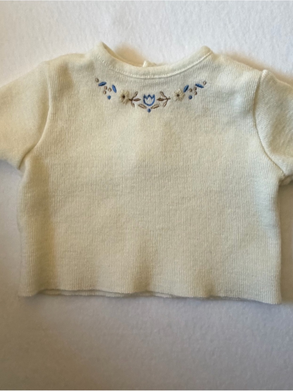 B.T. Kids Girls Cream Knit Top with Blue Floral Embroidery Size 3-6 Months